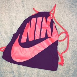Nike gym back